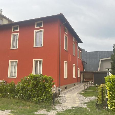 B&B Red House Garlate Eksteriør bilde