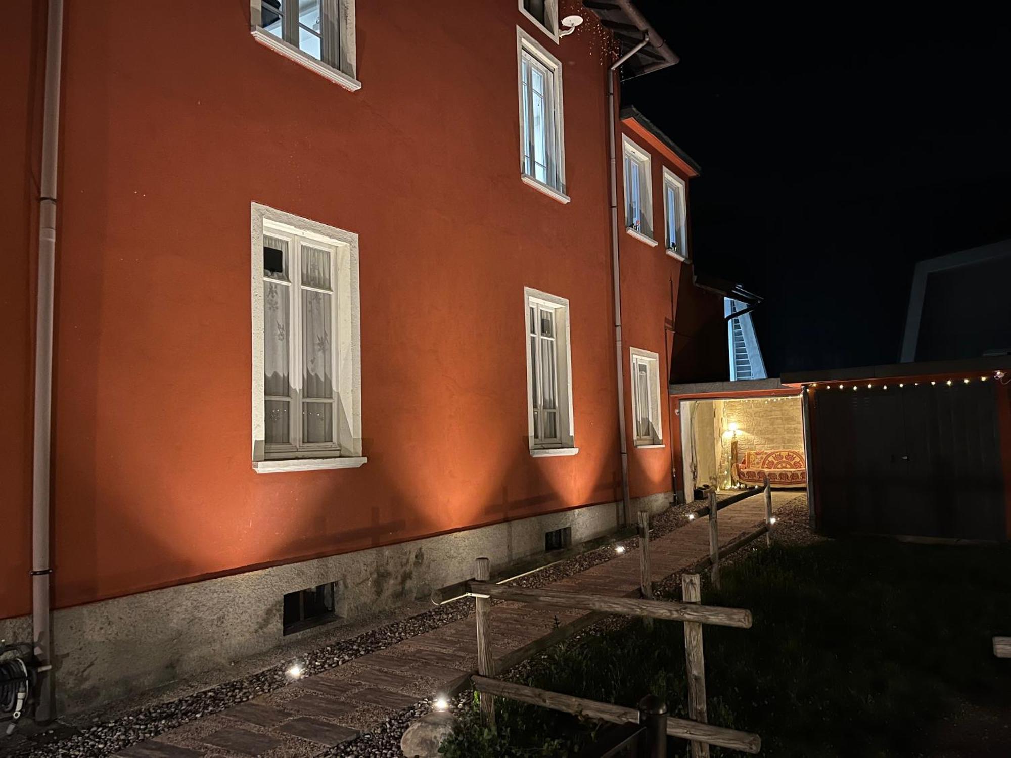 B&B Red House Garlate Eksteriør bilde