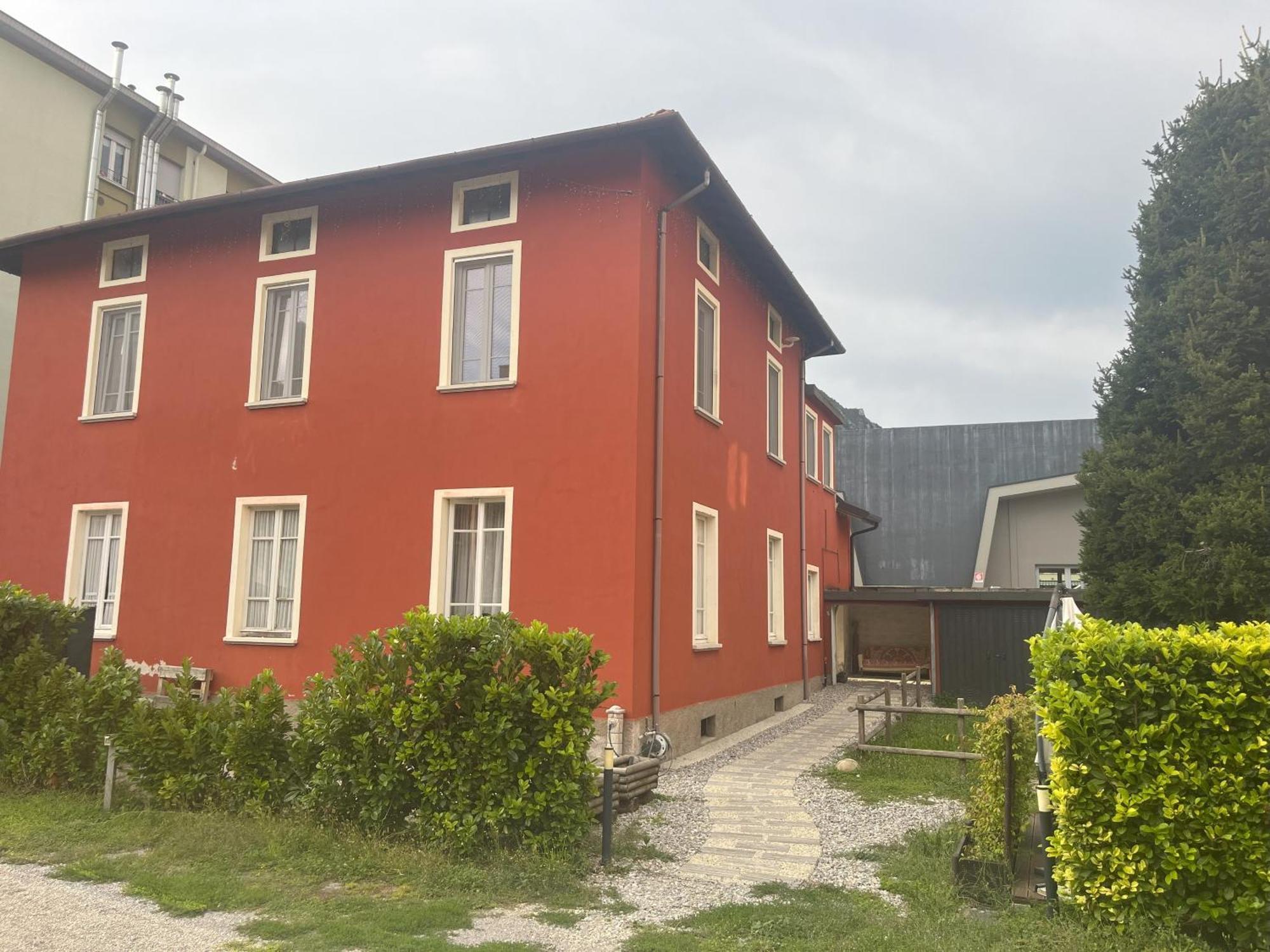 B&B Red House Garlate Eksteriør bilde